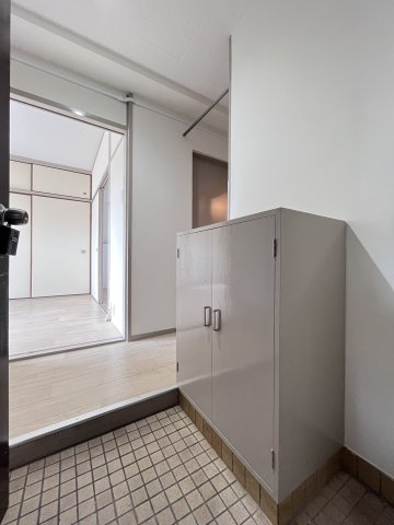 長居椿マンションの玄関