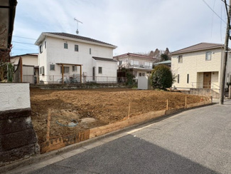 【前面道路含む現地写真】 | かまとり住宅の売地「グランファミーロ」