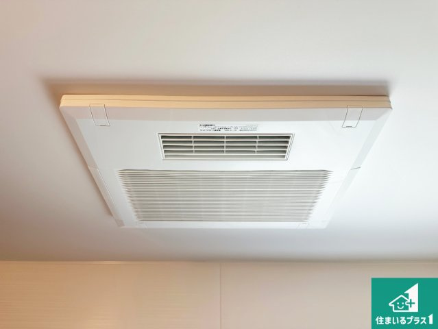 ●生駒市翠光台　新築一戸建ての冷暖房・空調設備|四季を通して快適なバスライフをお手伝いする浴室暖房乾燥機！浴室の乾燥・暖房・涼風・換気はもちろん、２４時間換気にも対応！