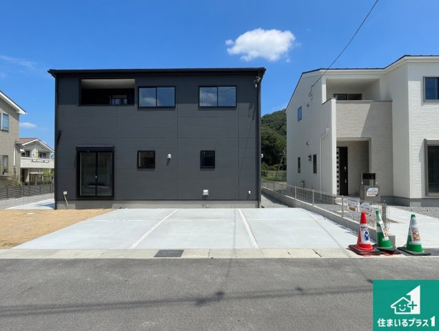 ●生駒市翠光台　新築一戸建ての外観|お客様に長く安心して住んでいだだける事にこだわった家づくり！住んでからのアフターサービスにもしっかりと取り組んでいます！