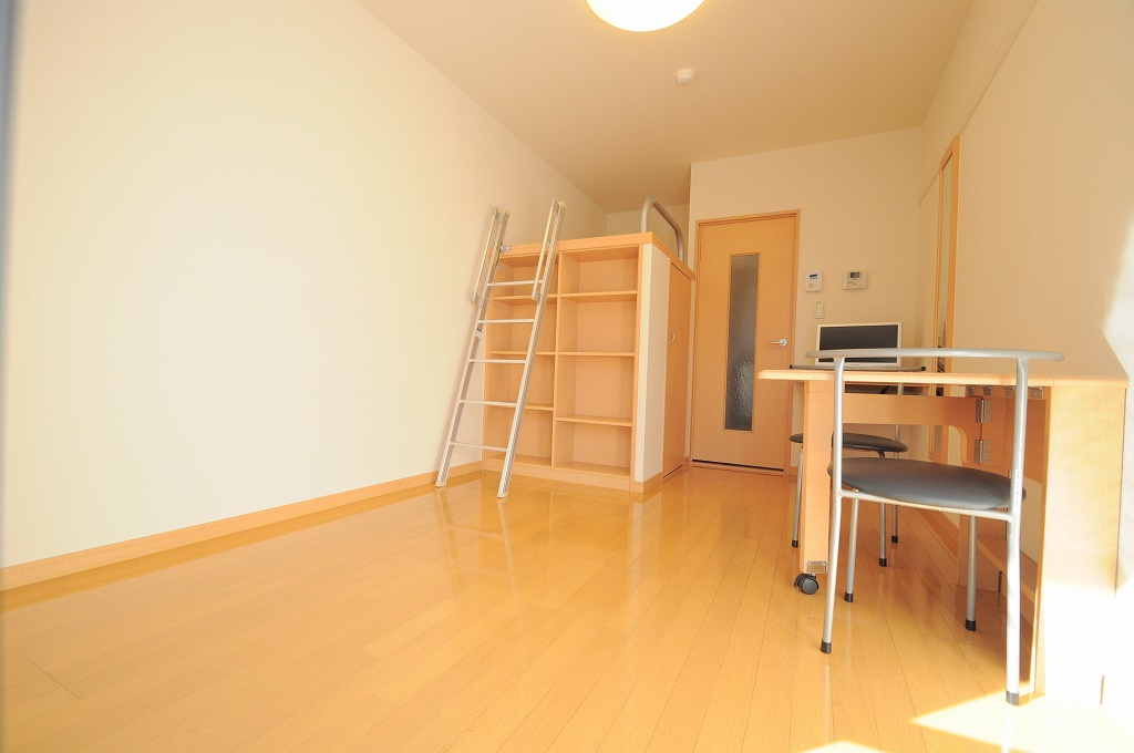 レオパレスエムエムワンの居間・リビング