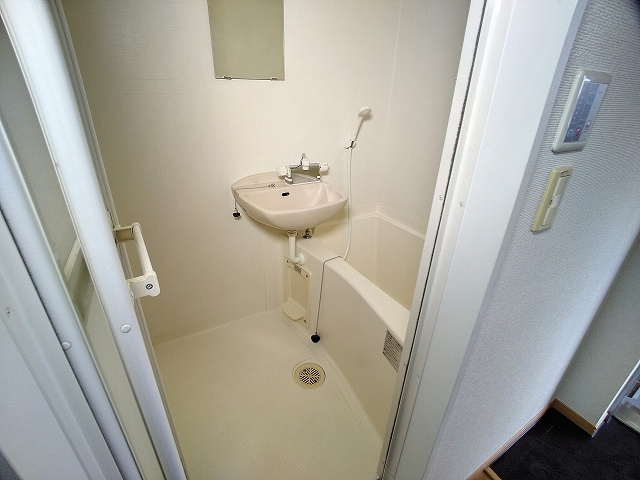 レオパレスエムエムワンの浴室