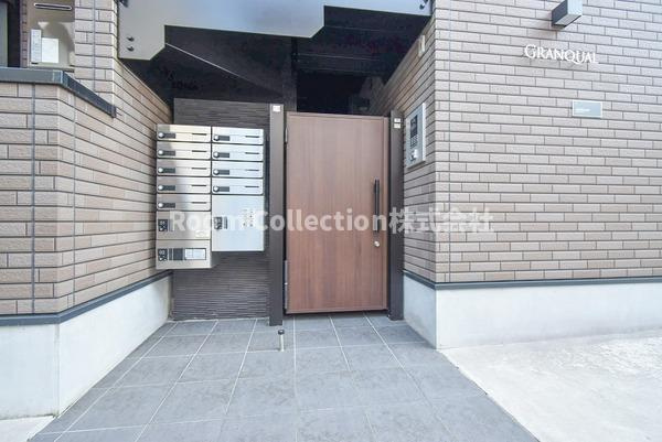 グランクオール鮫洲のエントランス