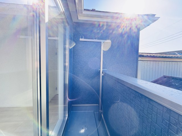 流山市向小金３丁目新築戸建【向小金小学校：9分】のバルコニー|寝室前南向きバルコニー・日当たり良好♪