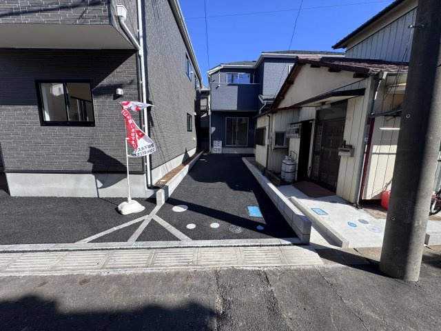 流山市向小金３丁目新築戸建【向小金小学校：9分】の駐車場|2号棟駐車スペース・縦列2台駐車可