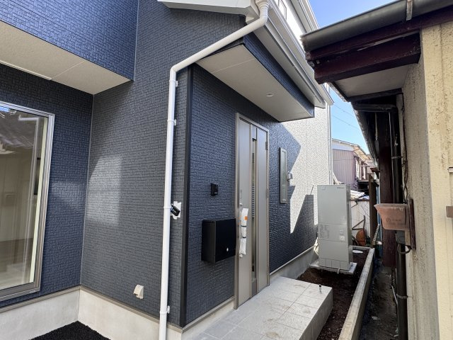 流山市向小金３丁目新築戸建【向小金小学校：9分】のエントランス|エントランス・玄関ポーチ