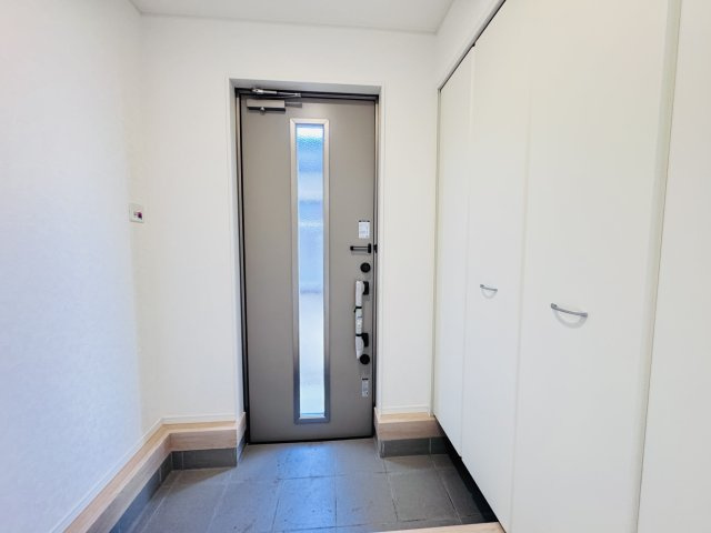 流山市向小金３丁目新築戸建【向小金小学校：9分】の玄関|玄関ホール・シューズクローゼット