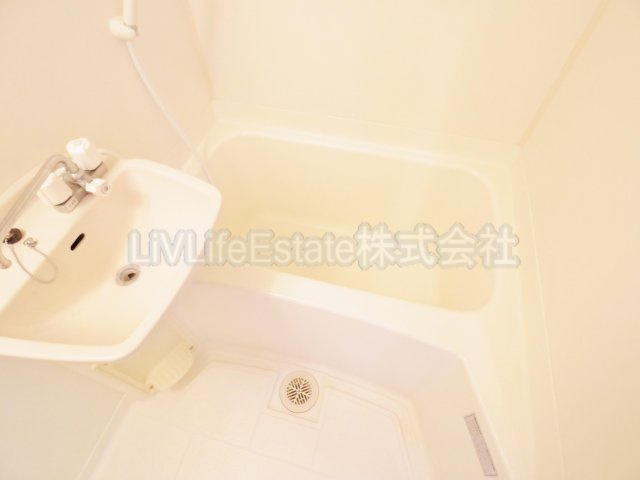 ビイルーム小金井の浴室