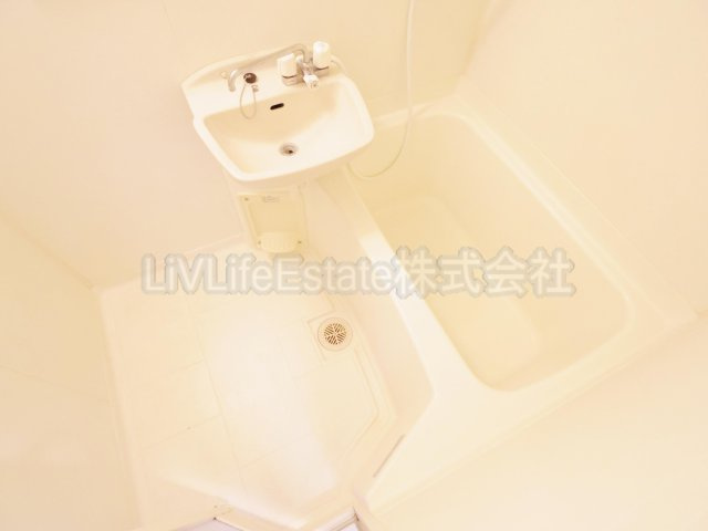 ビイルーム小金井の浴室