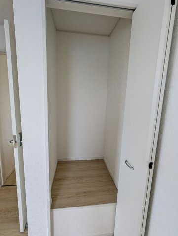 ひたちなか市平磯遠原町　第2の収納|クローゼット内にキャストなどを置いていただき、スペースの有効活用を！