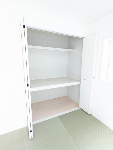 ひたちなか市平磯遠原町　第2の収納|和室のクローゼットには、季節ものの家電や掃除機などがすっきり収納できます