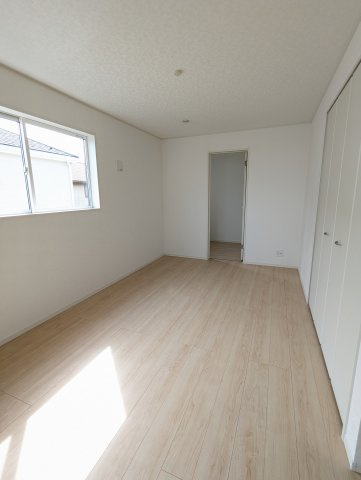 ひたちなか市平磯遠原町　第2の洋室|お子様の成長にも対応でき窓の位置が高いので子供部屋に適しています。マイホームだからこその喜び。