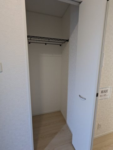 ひたちなか市平磯遠原町　第2の収納|衣類だけでなく、小物も上の棚に収納できて大変便利です！