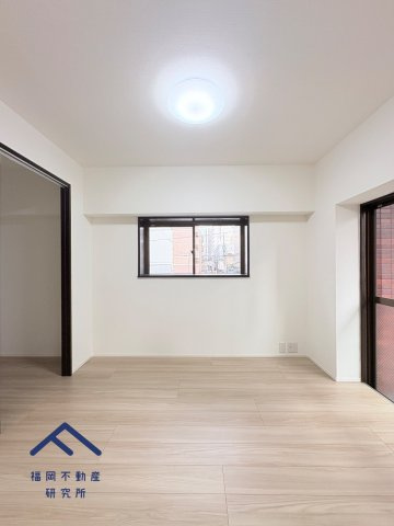 ロマネスク渡辺通第2の居間・リビング