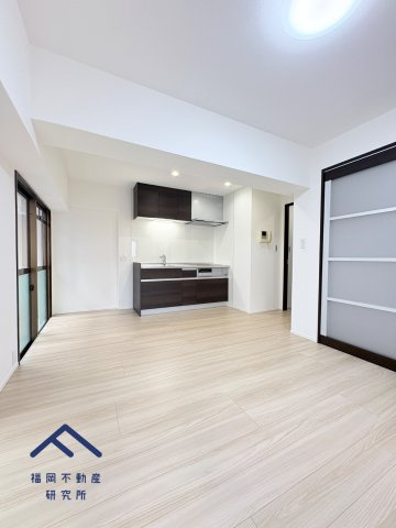 ロマネスク渡辺通第2の居間・リビング