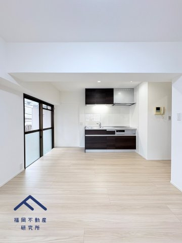 ロマネスク渡辺通第2の居間・リビング