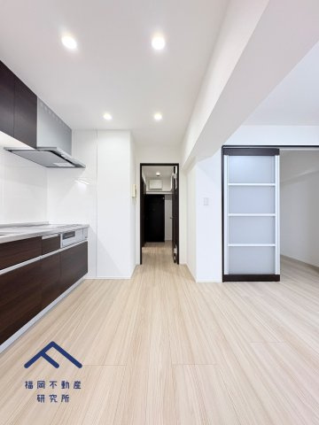 ロマネスク渡辺通第2の居間・リビング