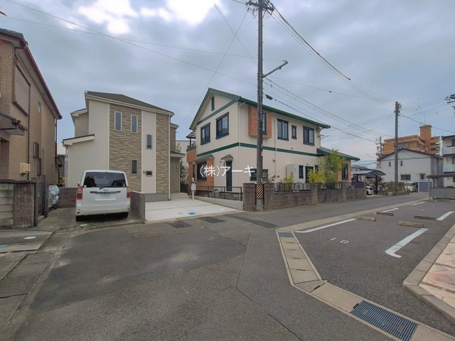 知立市桜木町桜木70-4『仲介手数料無料』新築戸建ての前面道路含む現地写真