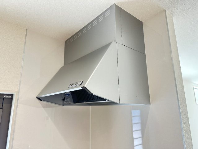 ●生駒市翠光台　新築一戸建ての設備|汚れにくいスロットフィルタでお手入れラクラク！ＬＥＤ照明付き！