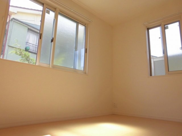 エイトスの洋室