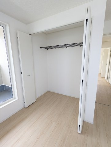 ひたちなか市平磯遠原町　第2の内装|トイレ、階段が玄関から見えない作りになっております♪