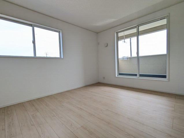 ひたちなか市平磯遠原町　第2の洋室|お子様の成長にも対応でき窓の位置が高いので子供部屋に適しています。マイホームだからこその喜び。