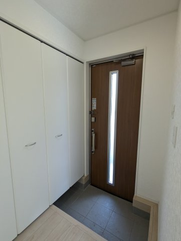 ひたちなか市平磯遠原町　第2の玄関|明るい玄関で一日の始まりの扉をあけてでかけましょう♪