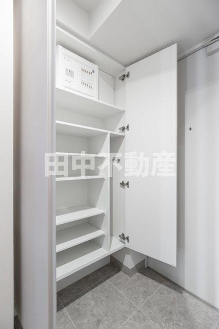 イプセ渋谷本町の玄関