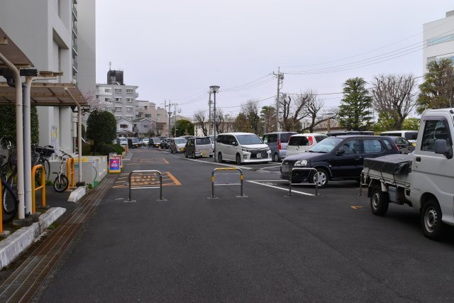 東大和市立野３丁目の中古マンションの駐車場