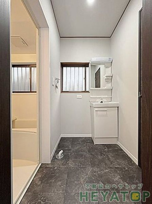 【設備】 | はなの芽貸家 | お部屋の中でお洗濯ができる室内洗濯機置き場