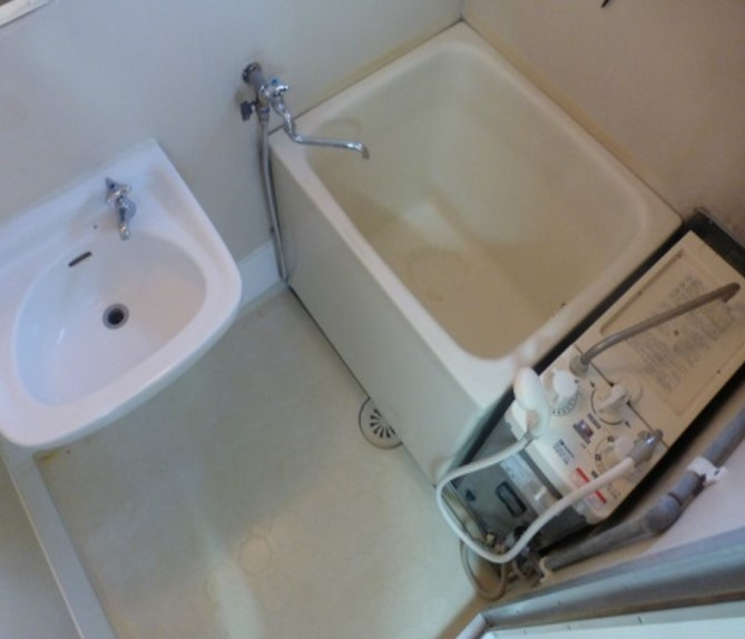 スカイコーポの浴室|別号室の参考写真です