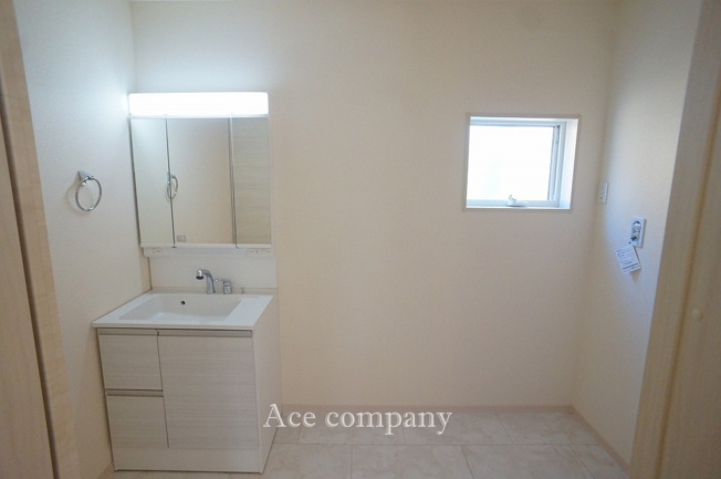 【独立洗面台】 | 八尾市小畑町2丁目　【3号棟/全4棟】 | 広々洗面＆ランドリー室♪床下収納付きです♪