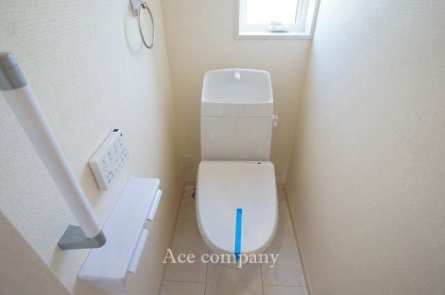 【トイレ】 | 八尾市小畑町2丁目　【3号棟/全4棟】 | トイレは1階と2階の各階に完備♪ともに同形状のシャワートイレです☆