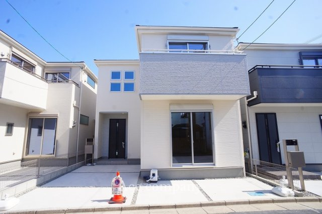 【外観】 | 八尾市小畑町2丁目　【3号棟/全4棟】 | 敷地にゆとりがあり、駐輪スペースも楽々確保できます♪