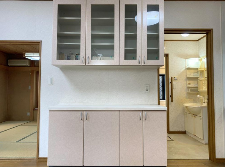 中古／ふじみ野市苗間のキッチン|カウンターや棚が収納に便利です