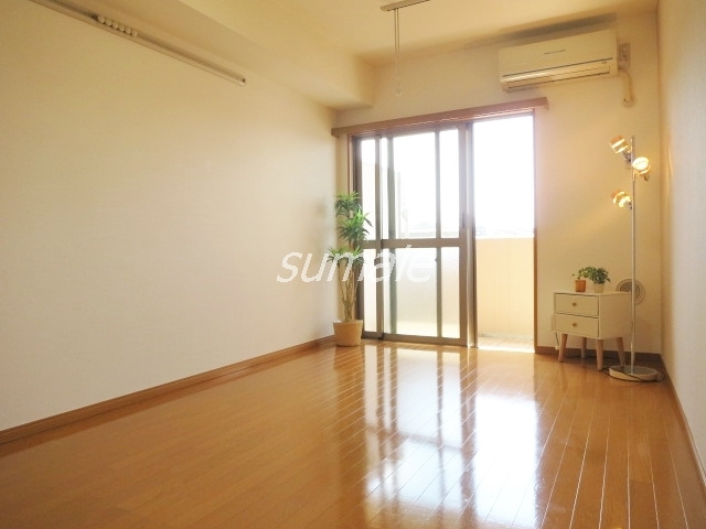 プレール・ドゥーク東京ＮＯＲＴＨの居間・リビング|南向きのお部屋です☆家具は付いていません！