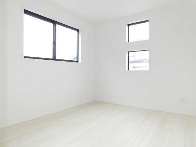 名古屋市港区遠若町１丁目の新築一戸建の洋室|◇洋室◇　　明るい洋室５．２５帖　全居室収納完備♪