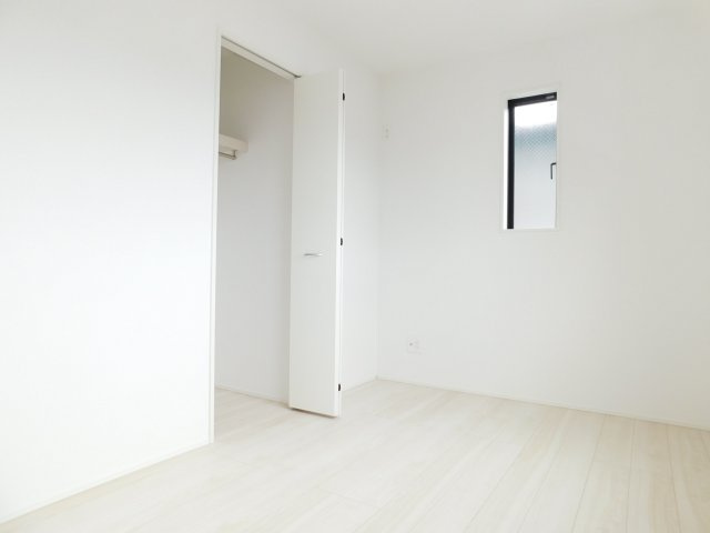 名古屋市港区遠若町１丁目の新築一戸建の洋室|◇洋室◇　　明るい洋室５．０帖　全居室収納完備♪