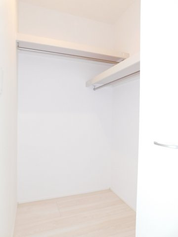 名古屋市港区遠若町１丁目の新築一戸建の収納|◇大容量ウォークインクローゼット◇　　大きな荷物もしっかり収納できます！　