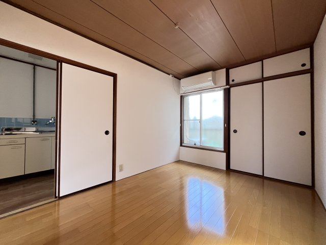 グリーンハイム公園南矢田の洋室