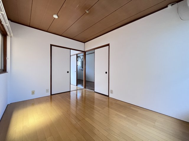 グリーンハイム公園南矢田の洋室