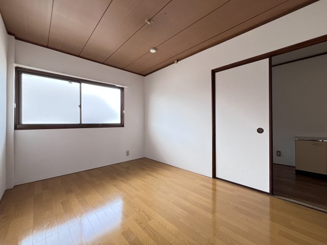 グリーンハイム公園南矢田の洋室