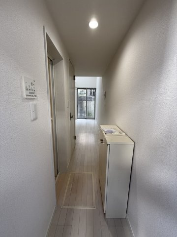 カーサビスタ横浜六浦の玄関|シューズボックス付き♪