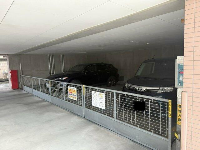 アイディーコート錦の駐車場