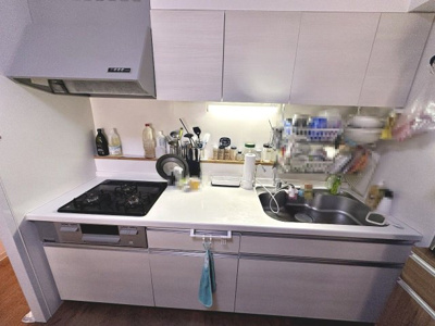 【キッチン】 | かもめ第二コーポ１４号棟 | お料理に集中しやすい壁付けキッチンです！毎日のお料理も気持ち良く出来ますね♪