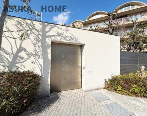 アトラス上大岡ヒルズのその他共用部分|ゴミ置き場も綺麗に整備されていて清潔感がありますね。