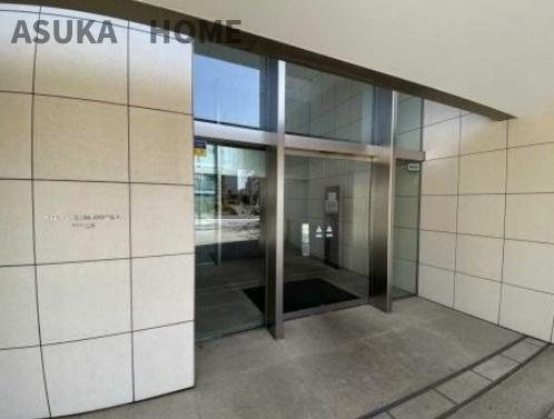 アトラス上大岡ヒルズのエントランス|洗練された開放的なの空間に迎えられ、喜びを感じますね。