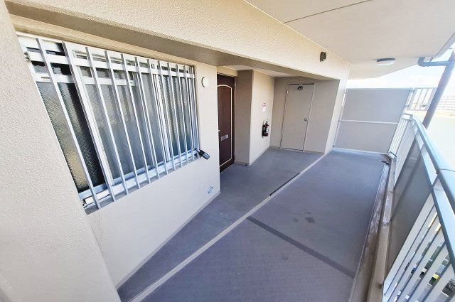 マスターズ・エル二色の浜の玄関|アルコーブ