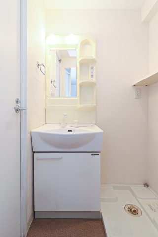 アレクサスラ・ストラーダ　７階の洗面所|別号室のものです。現状優先になります。