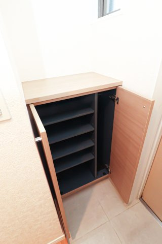 アレクサスラ・ストラーダ　７階の収納|別号室のものです。現状優先になります。